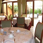 Aldo Moro Hotel 3*